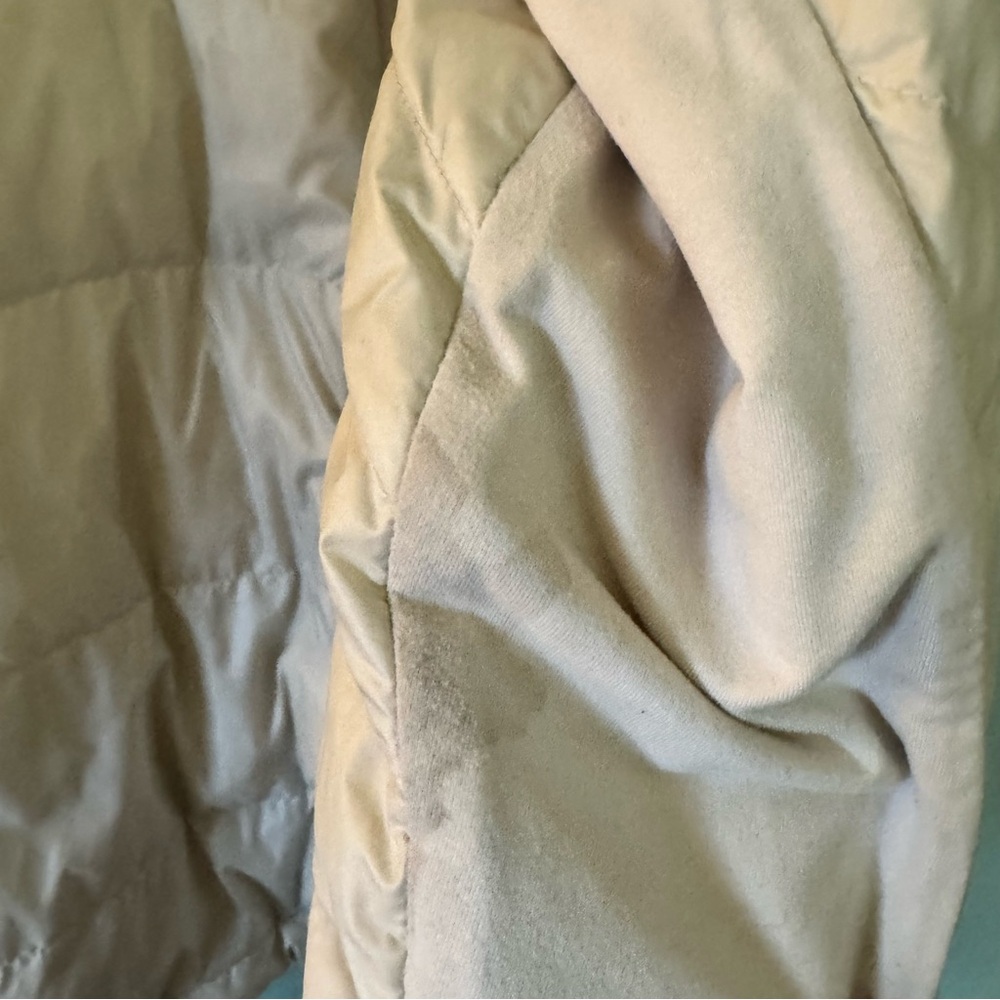 lululemon athletica Cream Puffer Jacket with Hood and Quilted Design - Picture 7 of 11